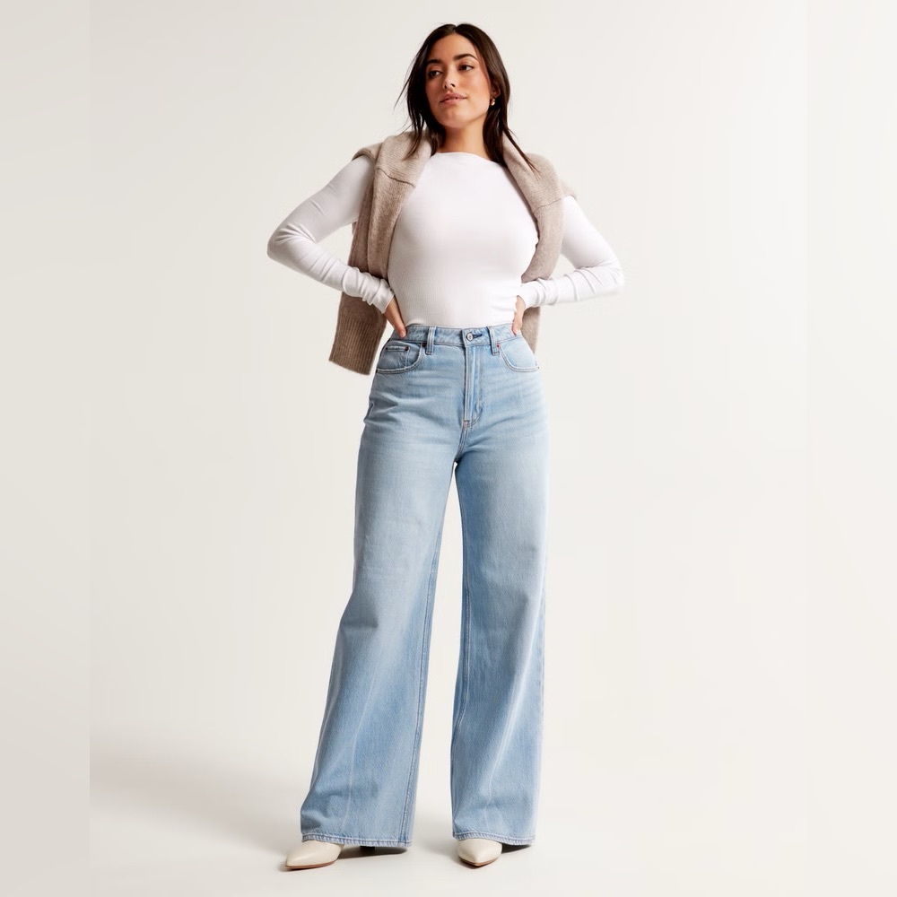 Abercrombie & Fitch Curve Love High Rise Wide Leg Jean- Light Wash
